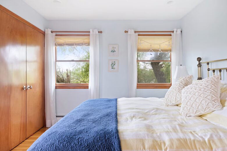 Coastal Haven Steps from the Beach with Viking Kitchen and Deck - Kismet, New York