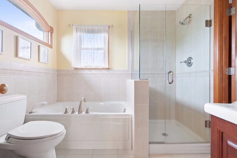 Coastal Haven Steps from the Beach with Viking Kitchen and Deck - Kismet, New York