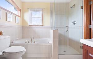 Coastal Haven Steps from the Beach with Viking Kitchen and Deck - Kismet, New York