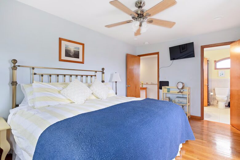 Coastal Haven Steps from the Beach with Viking Kitchen and Deck - Kismet, New York