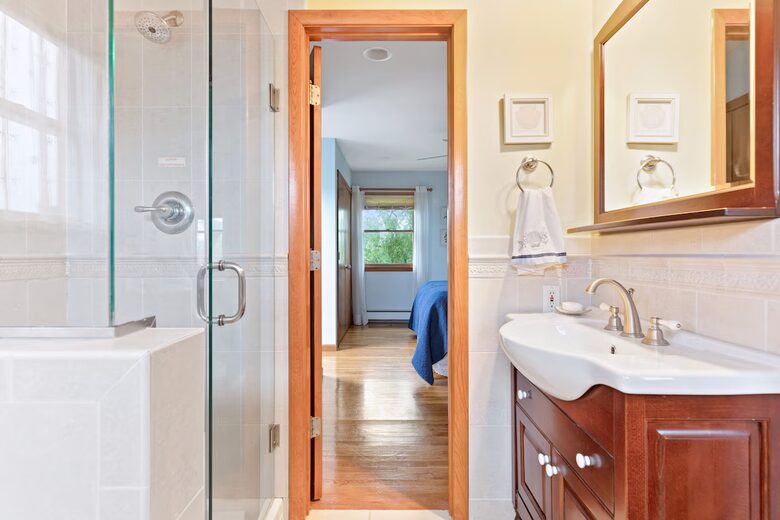 Coastal Haven Steps from the Beach with Viking Kitchen and Deck - Kismet, New York