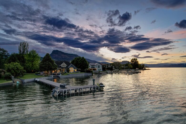 Gated Okanagan Waterfront Estate with Private Dock and Hot Tub - Summerland, Canada