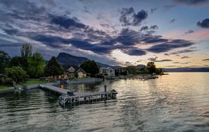 Gated Okanagan Waterfront Estate with Private Dock and Hot Tub - Summerland, Canada