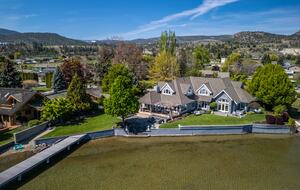 Gated Okanagan Waterfront Estate with Private Dock and Hot Tub - Summerland, Canada