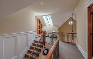 Gated Okanagan Waterfront Estate with Private Dock and Hot Tub - Summerland, Canada