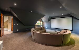 Gated Okanagan Waterfront Estate with Private Dock and Hot Tub - Summerland, Canada