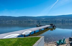 Gated Okanagan Waterfront Estate with Private Dock and Hot Tub - Summerland, Canada