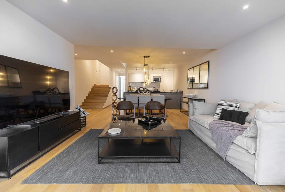 Stylish Urban Retreat Steps from Parque México - Mexico City, Mexico