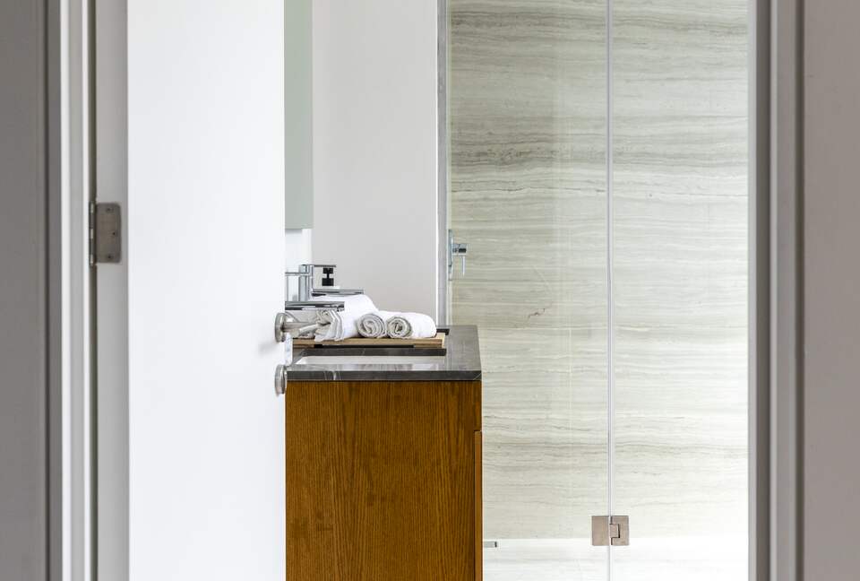 Stylish Urban Retreat Steps from Parque México - Mexico City, Mexico