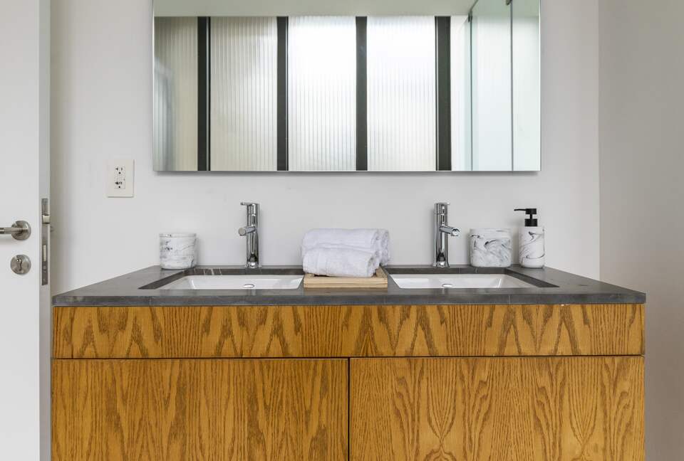 Stylish Urban Retreat Steps from Parque México - Mexico City, Mexico