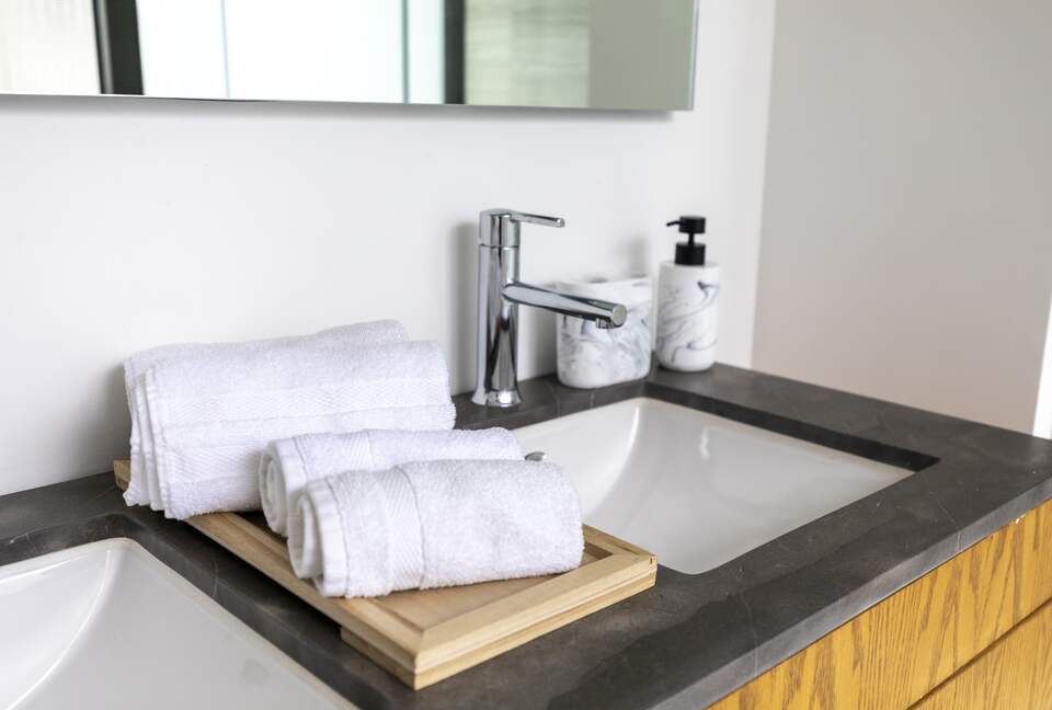 Stylish Urban Retreat Steps from Parque México - Mexico City, Mexico