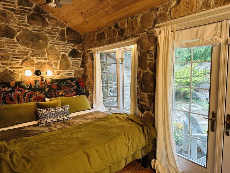 Easter's First Blooms at the Estate and Late April Exclusive Tulip Extravaganza - Woodstock, New York