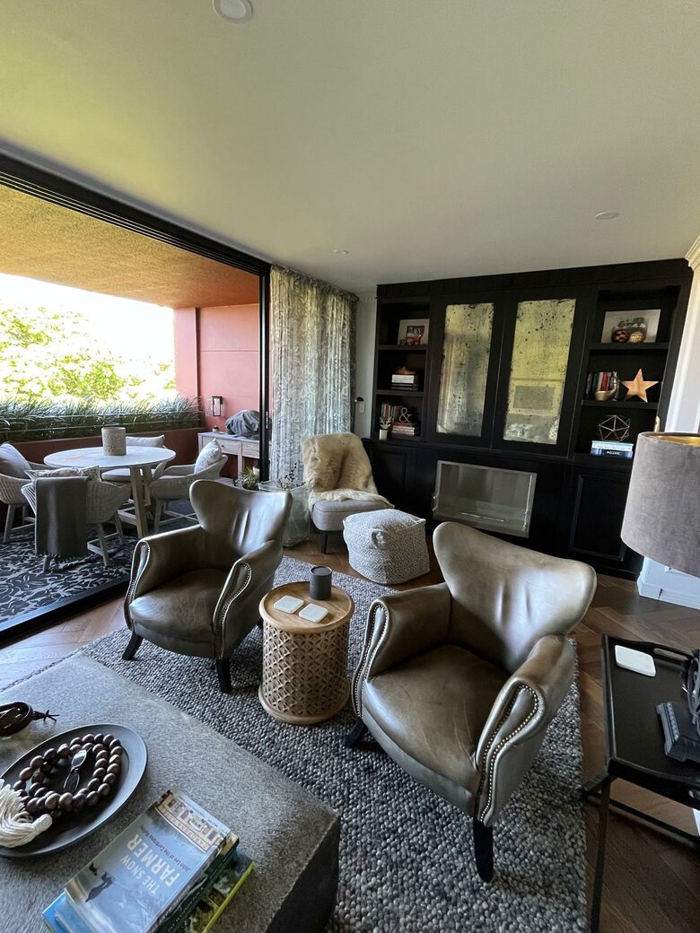 Chic Potts Point Apartment with Balcony and City Views - Sydney, Australia