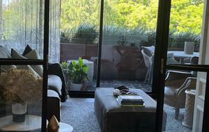 Chic Potts Point Apartment with Balcony and City Views - Sydney, Australia