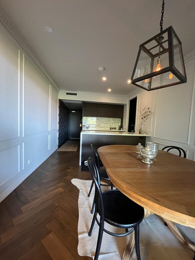 Chic Potts Point Apartment with Balcony and City Views - Sydney, Australia