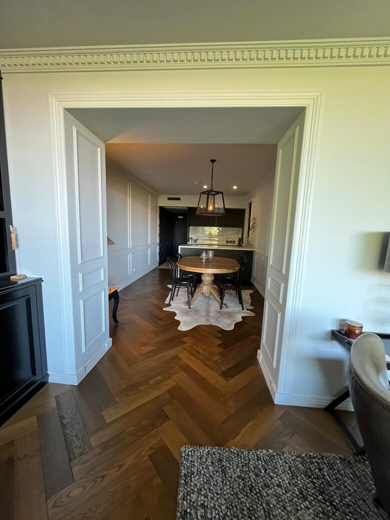 Chic Potts Point Apartment with Balcony and City Views - Sydney, Australia