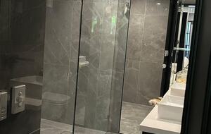 Chic Potts Point Apartment with Balcony and City Views - Sydney, Australia