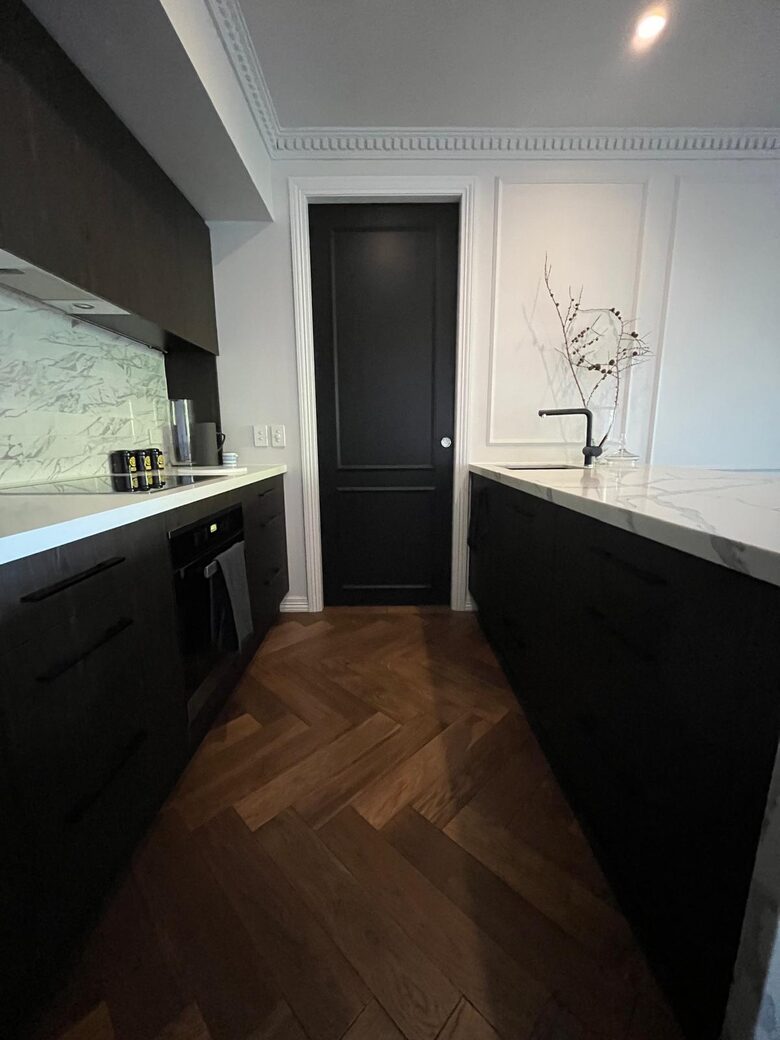 Chic Potts Point Apartment with Balcony and City Views - Sydney, Australia