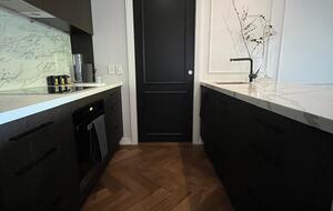 Chic Potts Point Apartment with Balcony and City Views - Sydney, Australia