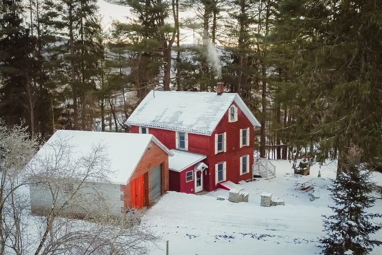 Modern Country Escape on a 117-Acre Farm - Livingston Manor, New York