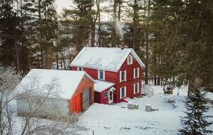 Modern Country Escape on a 117-Acre Farm - Livingston Manor, New York