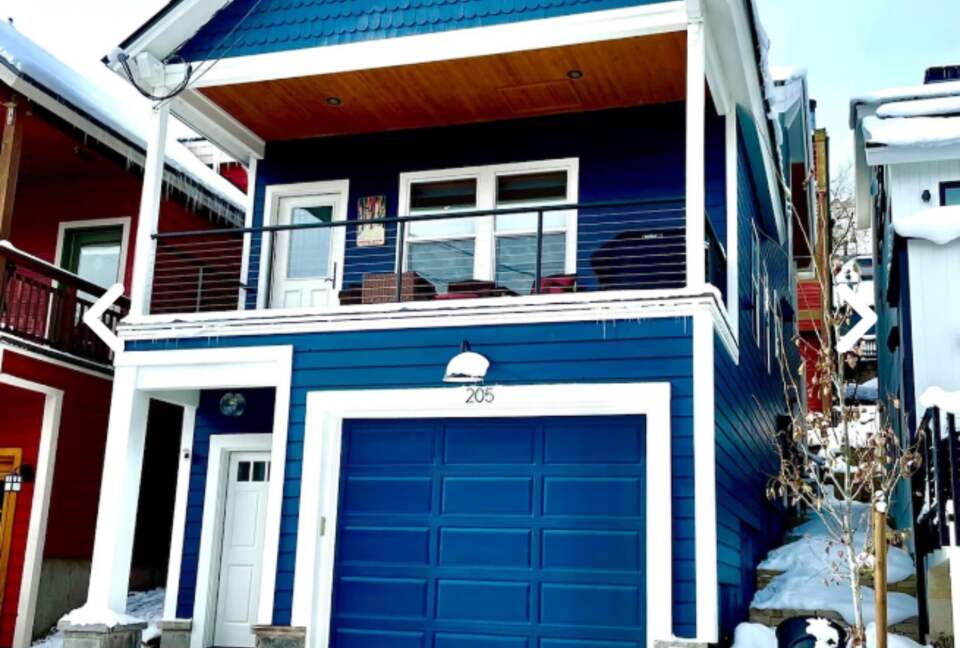 House is 30 yards from Main Street