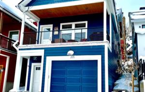 House is 30 yards from Main Street