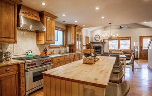 Park City Hideaway with Direct Lift Access & Cozy Fireplaces - Park City, Utah