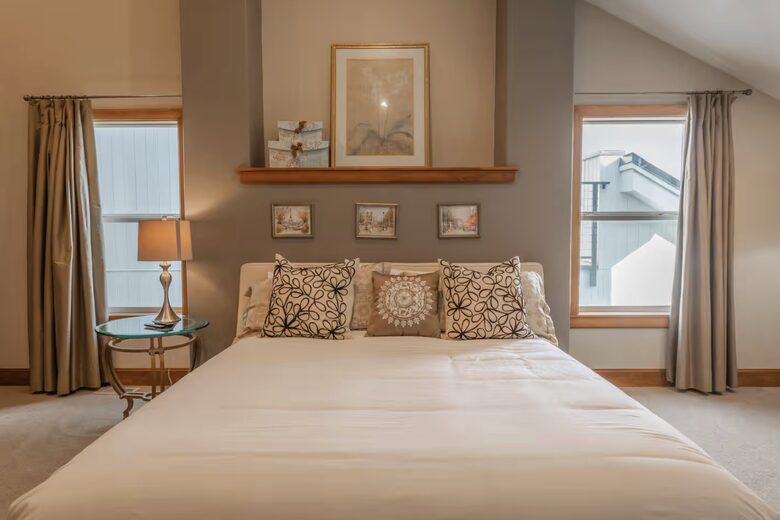 Primary Bedroom (Cal King)