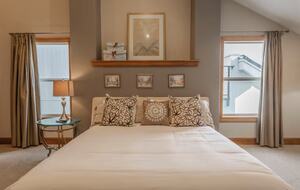 Primary Bedroom (Cal King)