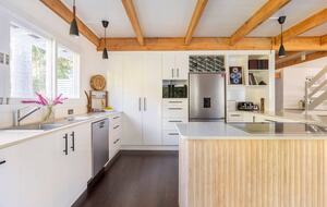 Tropical Family Oasis Minutes from Main Street Byron - Ewingsdale, Australia