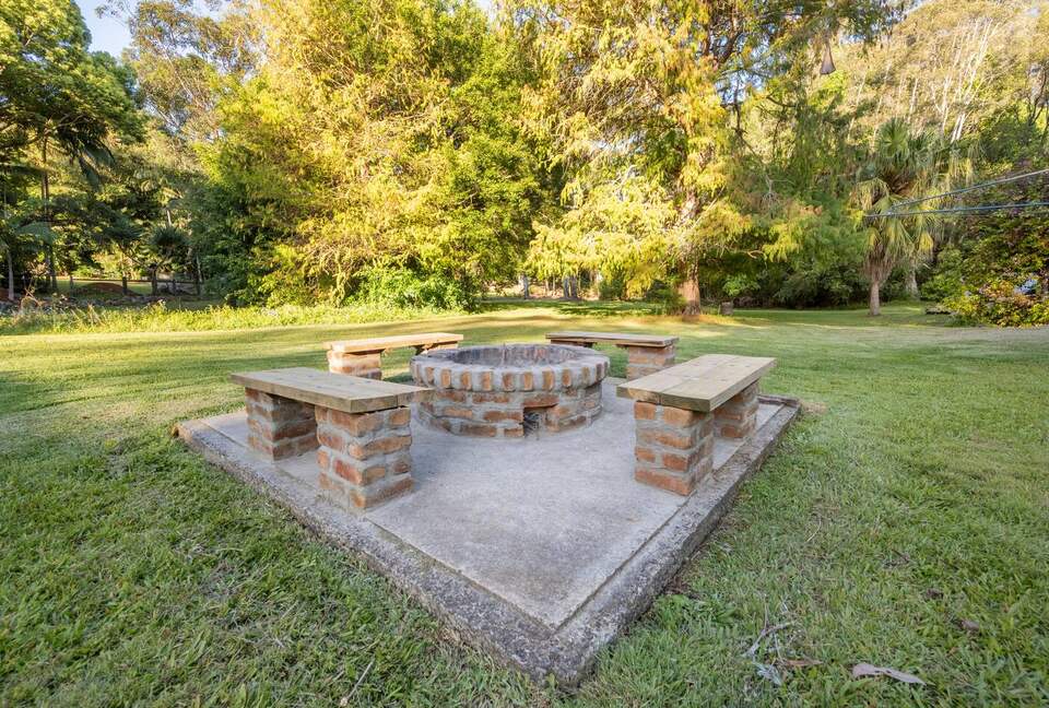 Tropical Family Oasis Minutes from Main Street Byron - Ewingsdale, Australia