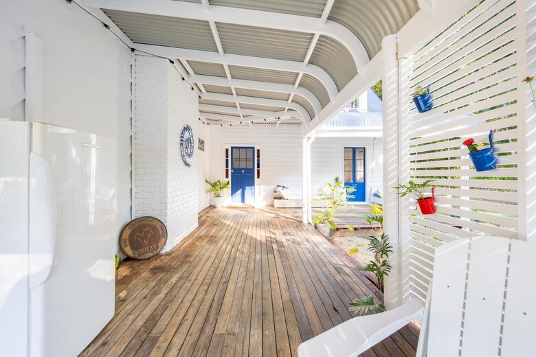 Tropical Family Oasis Minutes from Main Street Byron - Ewingsdale, Australia