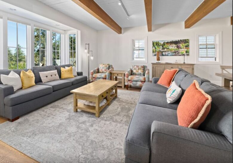 Harborview Retreat with Coastal Charm - Friday Harbor, Washington