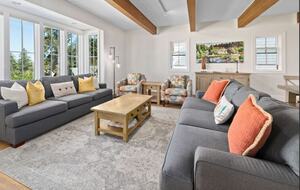 Harborview Retreat with Coastal Charm - Friday Harbor, Washington