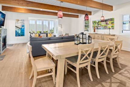 Harborview Retreat with Coastal Charm - Friday Harbor, Washington