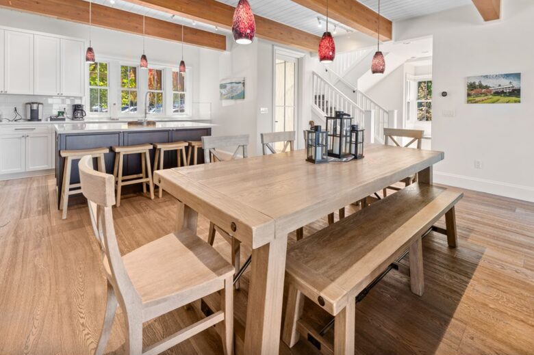 Harborview Retreat with Coastal Charm - Friday Harbor, Washington