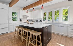 Harborview Retreat with Coastal Charm - Friday Harbor, Washington