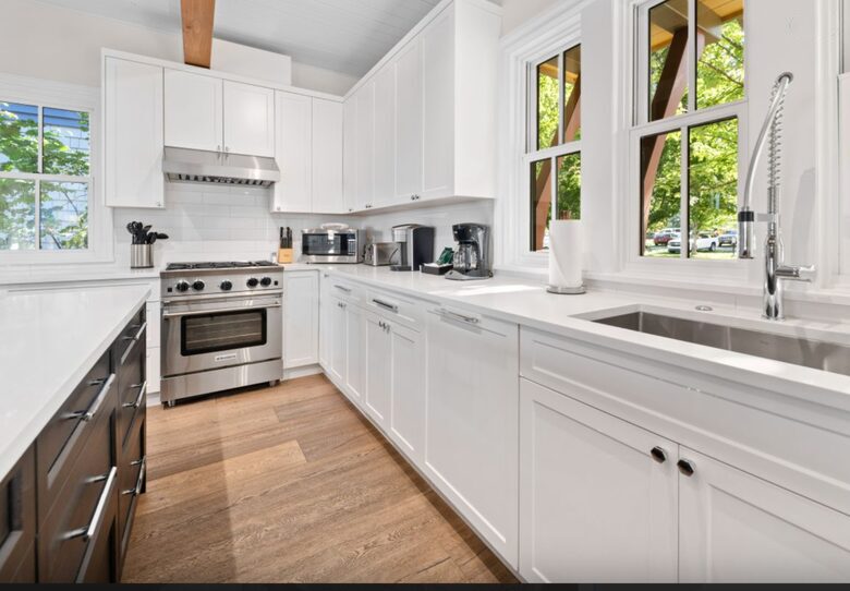 Harborview Retreat with Coastal Charm - Friday Harbor, Washington