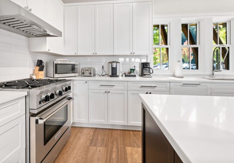 Harborview Retreat with Coastal Charm - Friday Harbor, Washington