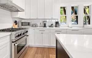 Harborview Retreat with Coastal Charm - Friday Harbor, Washington