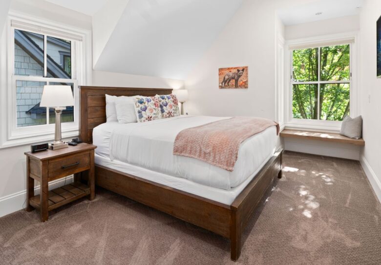 Harborview Retreat with Coastal Charm - Friday Harbor, Washington