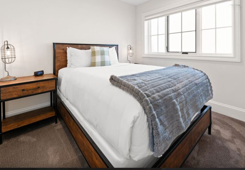 Harborview Retreat with Coastal Charm - Friday Harbor, Washington