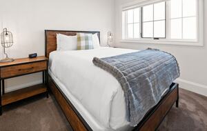 Harborview Retreat with Coastal Charm - Friday Harbor, Washington