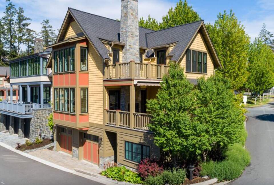 Harborview Retreat with Coastal Charm - Friday Harbor, Washington