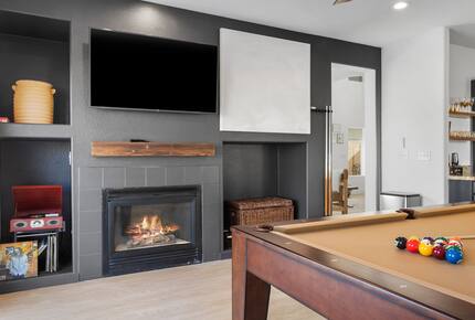 Stylish Desert Escape Minutes from the Las Vegas Strip - North Las Vegas, Nevada