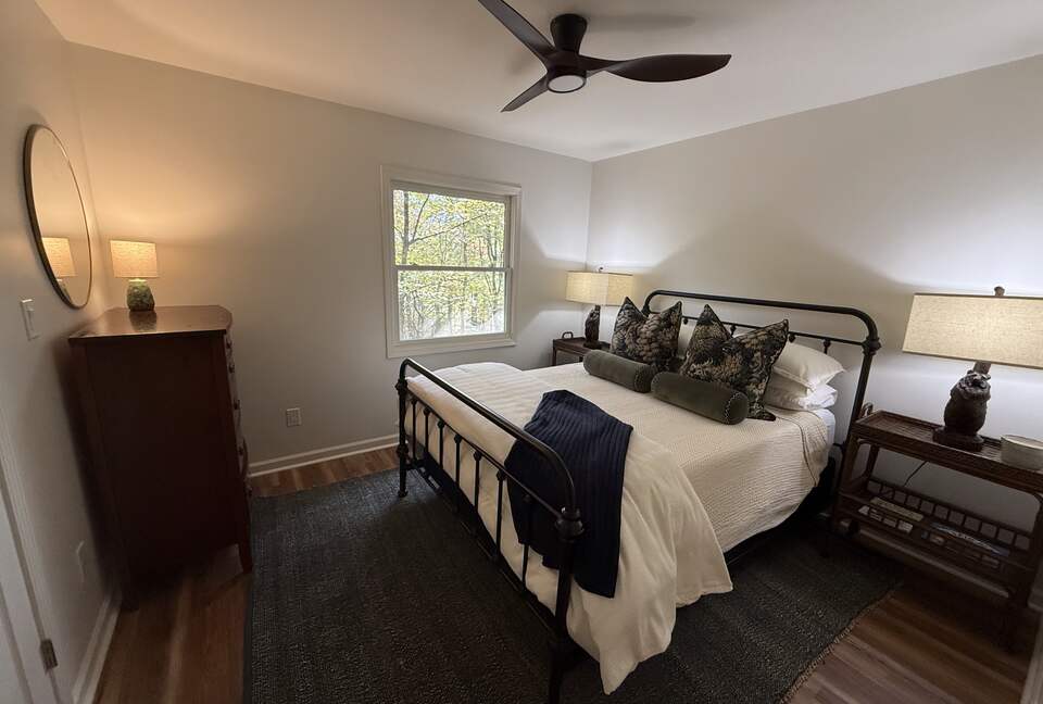 A Warm Woodland Retreat in the Heart of Highlands - Highlands, North Carolina