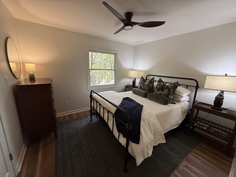 A Warm Woodland Retreat in the Heart of Highlands - Highlands, North Carolina