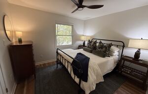 A Warm Woodland Retreat in the Heart of Highlands - Highlands, North Carolina