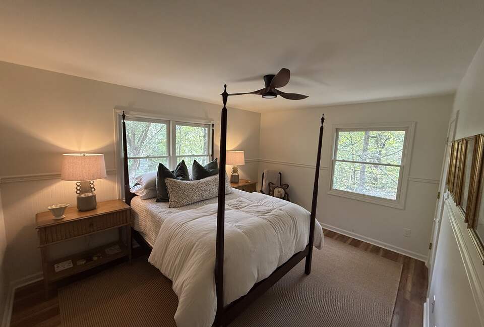 A Warm Woodland Retreat in the Heart of Highlands - Highlands, North Carolina